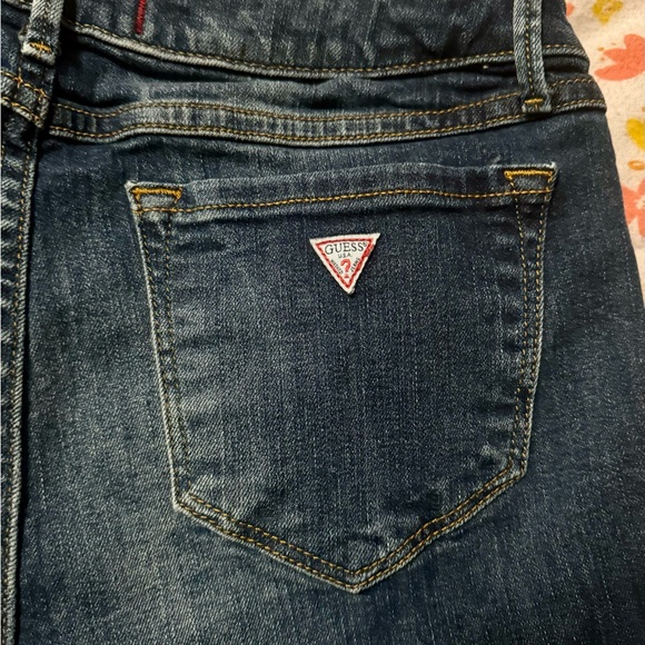 Like New Guess Size 29 Jeans - Picture 6 of 6